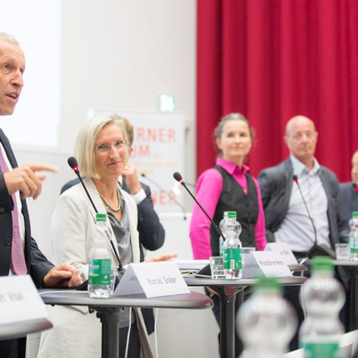 öffentliches Podium mit ausgewählten KandidatInnen für die National- und Ständeratswahlen